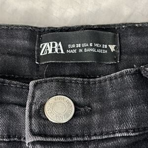 Woman’s Zara High Waisted Black Skinny Jeans Size 6. See Video